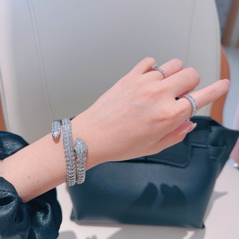 Bv1g*ai bracelets